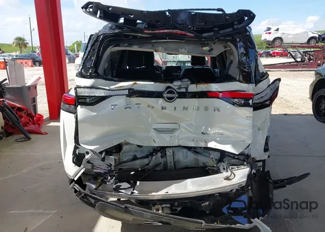 2023 Nissan Pathfinder Sl 4Wd z USA, uszkodzony, nr VIN 5N1DR3CD9PC257962